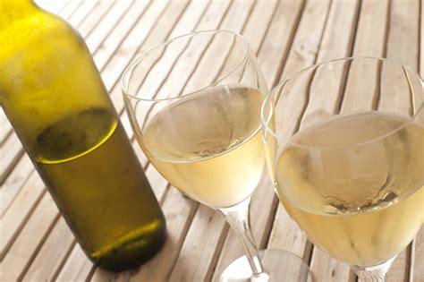 Two glasses of chilled white wine - Free Stock Image