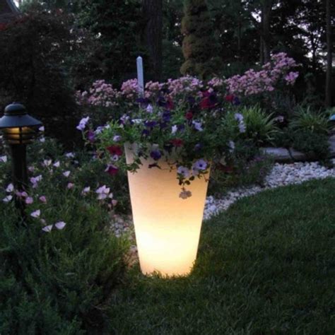 Illuminated Planters For A Romantic Look Of The Backyard - Top Dreamer