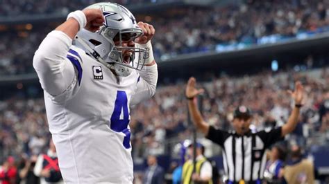 Cowboys' Dak Prescott Projected to Lead NFL in Passing Yards