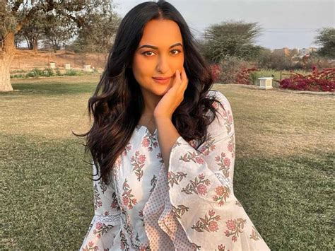 Sonakshi Sinha gives a 'Dabangg' reply to marriage questions