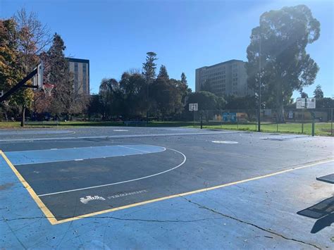 Oakland, CA Basketball Court: Mosswood Park – Courts of the World