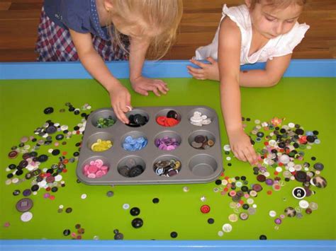 Sorting Buttons | Learning 4 Kids