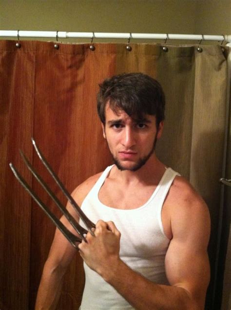 DIY Wolverine Claws (6 pics)