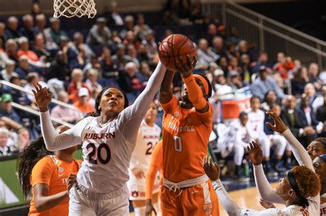 Unique Thompson - Women's Basketball - Auburn University Athletics