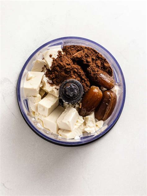 Silken Tofu Chocolate Mousse {Low-Fat, Sugar-Free} | Foodaciously