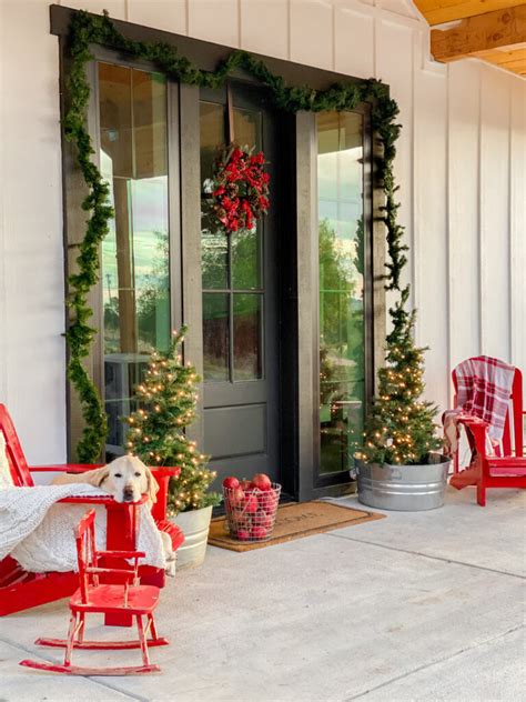 Christmas Front Porch Inspiration - Thermaland Oaks