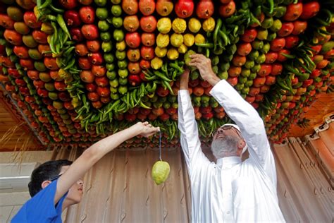 Sukkah Decorating - Makom