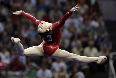 If It's Hip, It's Here (Archives): 30 Inspiring Action Photos Of The U.S. Women's Gymnastic Team ...