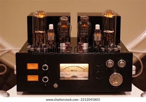 719 Vacuum Tube Stereo Amplifier Images, Stock Photos & Vectors ...