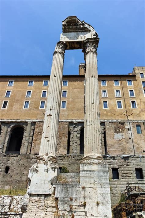 Temple Of Vespasian And Titus, Arch Of Septimius Severus And La Stock ...