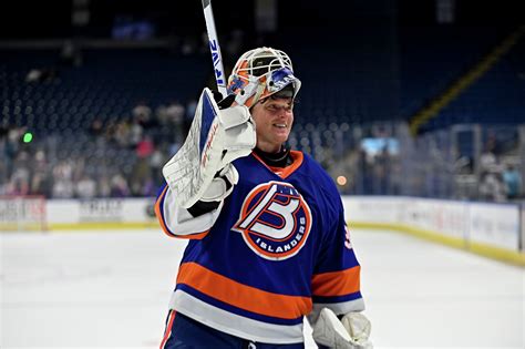 Islanders' Cory Schneider gets special moment to, maybe, end career