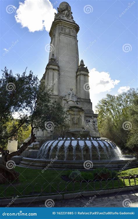 A Fountain on Plaza De Espana. Madrid, Spain Editorial Image - Image of ...