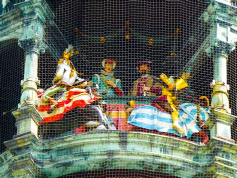 Ultimate Guide to Munich's Marienplatz Square + Video of the Glockenspiel