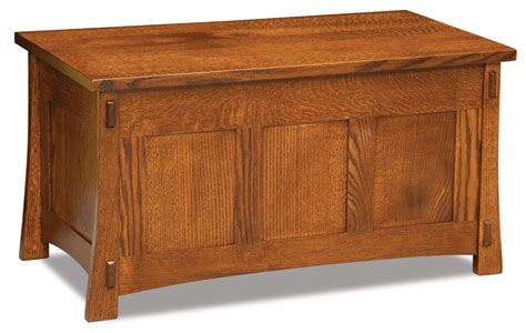 Modesto Cedar Chest | Amish Solid Wood Chests | Kvadro Furniture