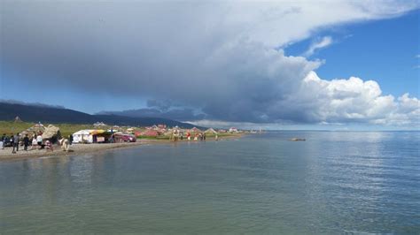 A journey to Qinghai Lake- the Blue-Green Sea of Eastern Tibet