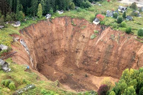 The giant sinkhole near Solikamsk tripled · Russia Travel Blog