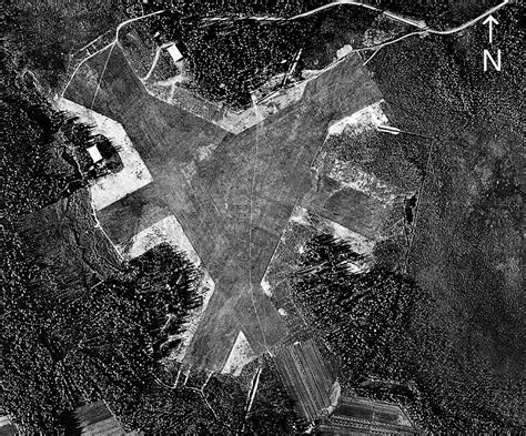 Asisbiz Aerial photo of the Finnish AF base at Naarajarvi SW Pieksamaki Finland June 1944-01