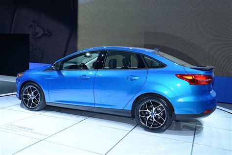 2015 Ford Focus Sedan and Electric Debut at New York Auto Show [Live ...