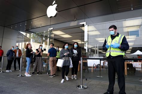 Apple Closing 30 More Stores, 15 In Southern Calif., On COVID Spread