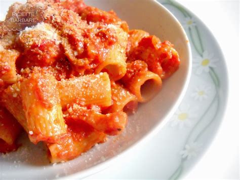 Ricette Barbare: Pasta all'amatriciana or Pasta with bacon and tomato sauce