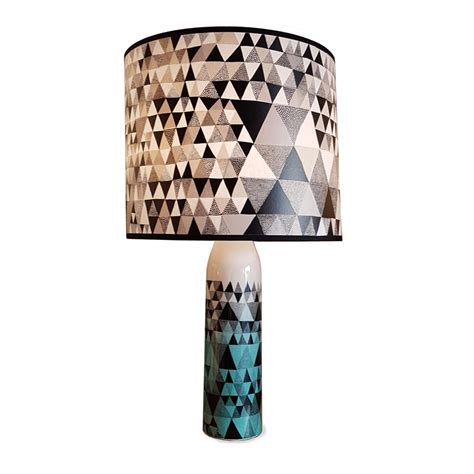 Triangle Lampshade black – Lush Designs