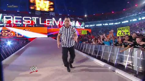 Shawn Michaels trolling during his entrance (WrestleMania 28) : r ...