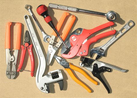 Hand Tool Safety | OSHA Safety Manuals