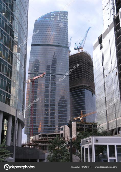 The construction of skyscrapers in Moscow-city — Stock Photo © wwaawwaa #137218434