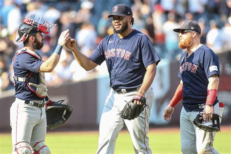 MLB roundup: Red Sox hand Yanks 8th straight loss | Reuters