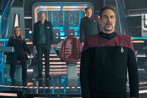 ‘Star Trek: Picard’ can’t stop drawing attention to its own lapses in logic