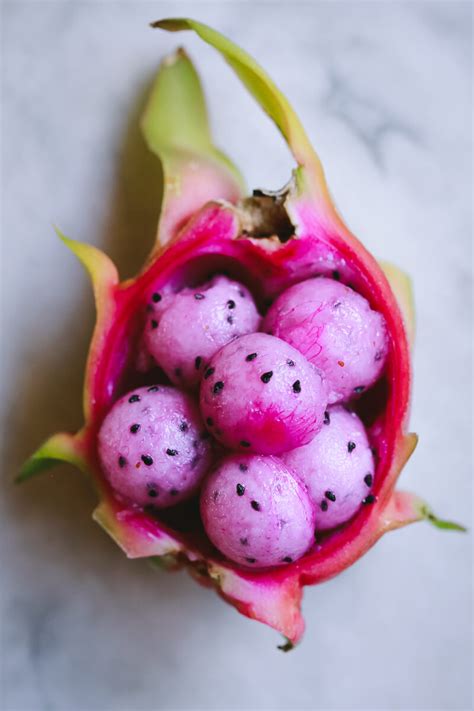 Pitaya 101! How to Cut and Eat Dragon Fruit