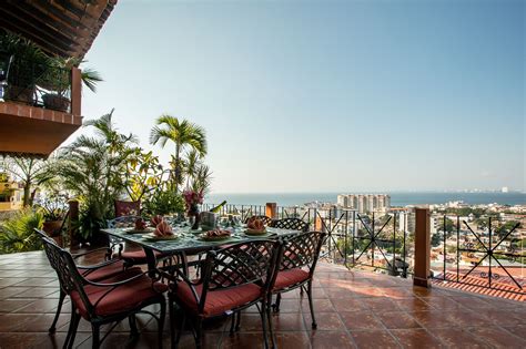 Villa Puerto Vallarta 06 — Guests: 8 / Bdr: 4 / Bth: 7 - Arts and Leisure