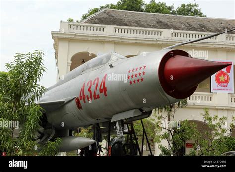 A Mig fighter jet aircraft at the Vietnam Military History Museum in ...