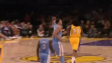 Andre Iguodala Misses Wide Open Dunk vs. Lakers | Gifrific