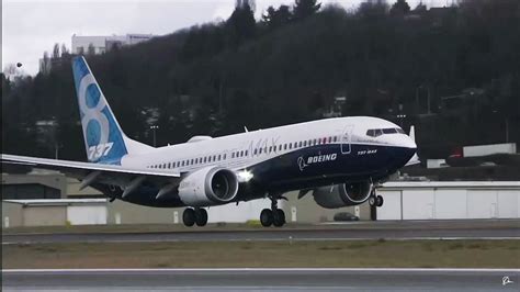 Boeing grounds entire global fleet of MAX 737 8s and 9s after Ethiopia crash | World News | Sky News