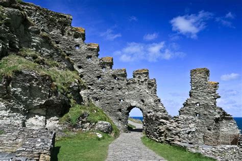 Mary Ann Bernal: Tintagel Castle and The Legendary Conception of King Arthur