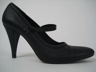 YIN Shoes | Leather. Round toed. There is a stretch strap at… | Flickr