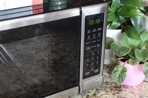 Black+Decker Microwave Oven Review: Small But Efficient