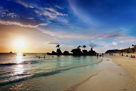 Boracay White Sand Beach Ranked No.1 in All Asia’s Tourist Destinations