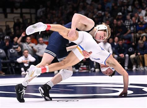 Pair of Penn State wrestlers win in debuts as Nittany Lions rout Hofstra