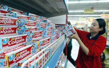 Colgate Total Toothpaste Has Triclosan, A Cancer-Linked Ingredient — And Nobody Knew Until Now