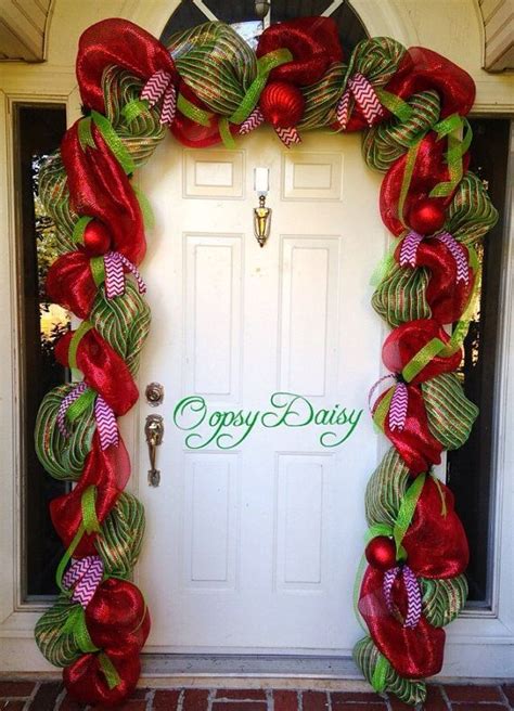 20+ Christmas Door Garland Ideas