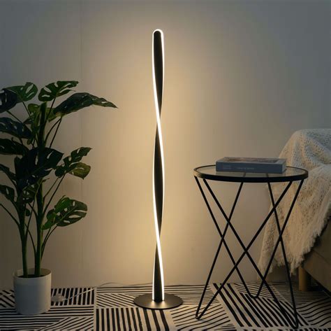 Lampadaire vrille fin et élégant LED noir - Kazan | KosiLum.com | Lampadaire led, Lampadaire ...