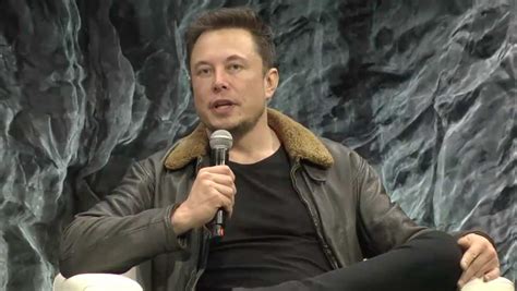 Elon Musk: Mars rocket will be ready for short flights next year