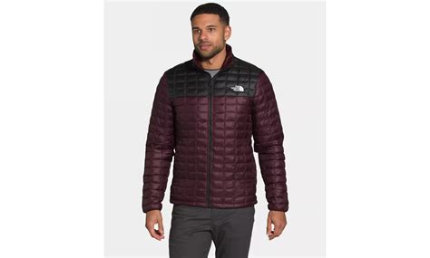 The 16 Best Men’s Puffer Jackets for Staying Toasty in 2022 – SPY