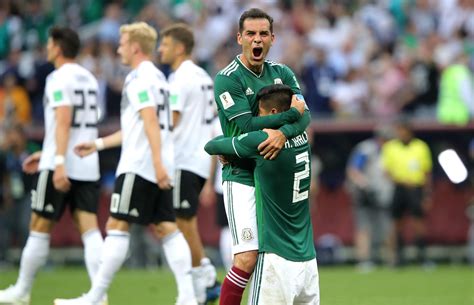 Mexico shocks reigning World Cup champs Germany 1-0 - CBS News