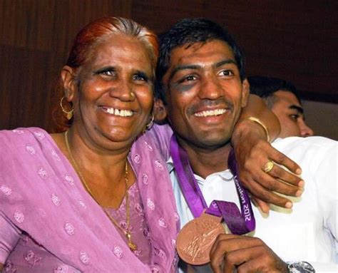 Yogeshwar Dutt Height, Weight, Age, Wife, Family, Biography & More ...