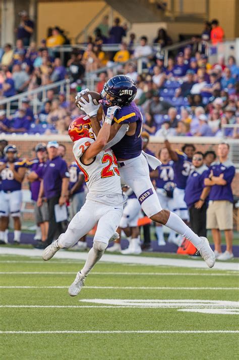 UMHB Football - Ronnie Weaver