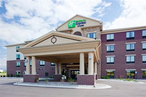 HOLIDAY INN EXPRESS & SUITES MINNEAPOLIS SW - SHAKOPEE, AN IHG HOTEL ...