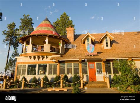 IDAHO LAKE COEUR D ALENE EDDIE' S RESTAURANT AT ARROW POINT RESORT Stock Photo: 8992956 - Alamy